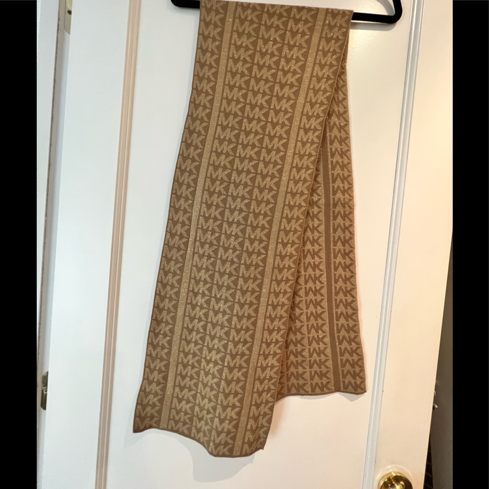 Winter scarf with Shimmer - New